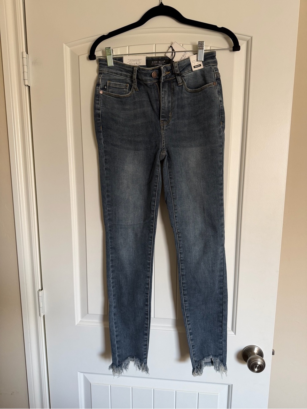 Judy Blue Mid Rise Shark Attack Skinny Jeans Size 1/25 Dark Blue NWT